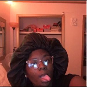 Meet your Posher, Shania